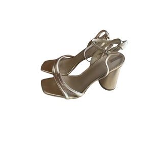 NWT Sam Edelman Kia Womens Sandals Size 7.5 Gold Strappy Block Heel Ankle Strap